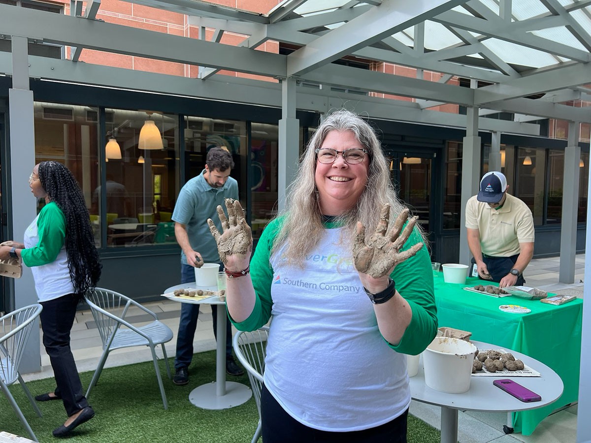 “Throw and Grow” Workshop Gives Bees New Blooms to Pollinate